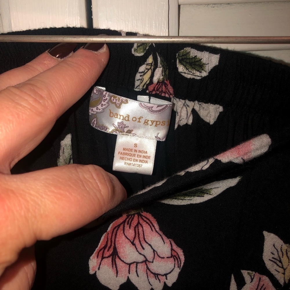 Band of gypsies Ruffle Mini Skirt Floral Black Small - Picture 2 of 7